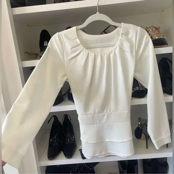 Beautiful white top - Picture 7 of 13